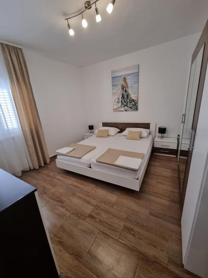 Apartman Smoljic 4+2 Примоштен Екстер'єр фото